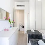 Aziza 1- Bedroom In アパート ラルナカ
