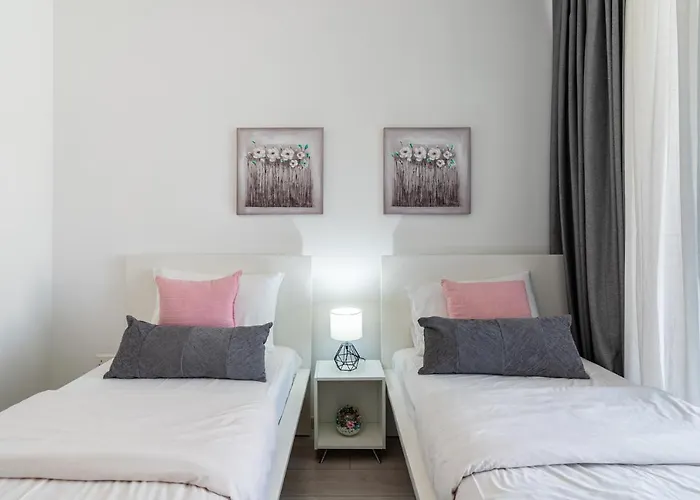 Aziza 1- Bedroom In Apartment Larnaca